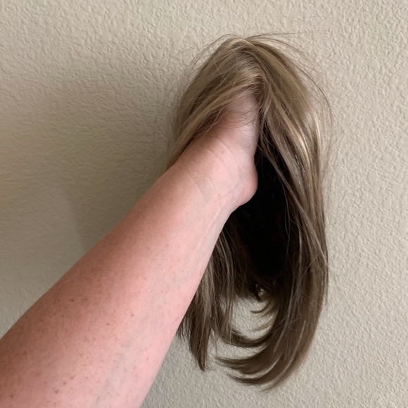 Wig - Picture 5 of 10